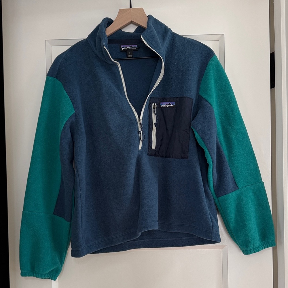 Patagonia Teal and Navy Fleece Jacket